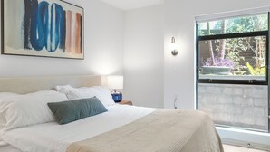 Room - Botanical Escape' Large Balcony Heart of Hollywood (Los Angeles)