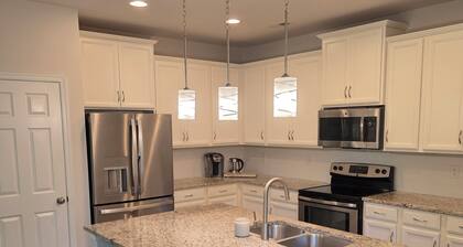 Modern & Luxury Meets Historic & Peaceful Getaway!