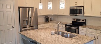 Modern & Luxury Meets Historic & Peaceful Getaway!