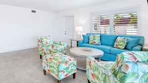 Living area - Newly renovated 2-bedroom condo in charming Sanibel with views of the river. (Sanibel)