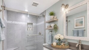 Bathroom - Newly renovated 2-bedroom condo in charming Sanibel with views of the river. (Sanibel)