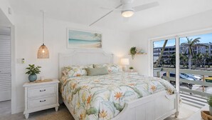 Room - Newly renovated 2-bedroom condo in charming Sanibel with views of the river. (Sanibel)