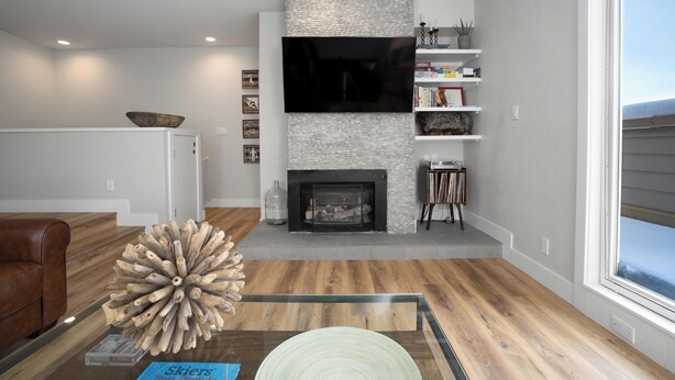 Living area - Luxe Downtown Condo - Sleeps 10 - Hot Tubs + Ski Shuttle (Winter Park)
