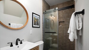 Bathroom - Luxe Downtown Condo - Sleeps 10 - Hot Tubs + Ski Shuttle (Winter Park)