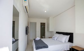 Room - Apt. w/ Balcony, Sea View in Condo. Kvi0405 (Caucaia)