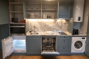 Apartamento Deluxe, 2 habitaciones, vistas a la ciudad | Cocina privada