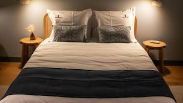 Deluxe Apartment, 2 Bedrooms, City View | WiFi (free)