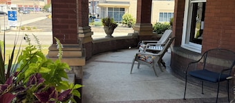 Ashland Castle. 5-bedroom estate with AC in charming Ashland.