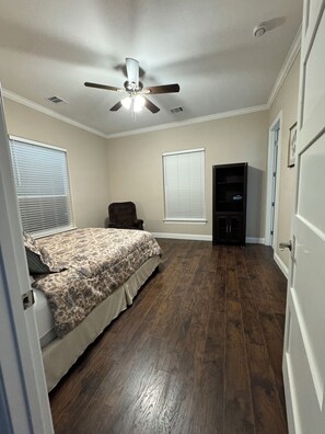 Unclassified image, 4 of 49, button - Casa 746 Fort Worth Downtown Stockyards Retreat (Fort Worth)