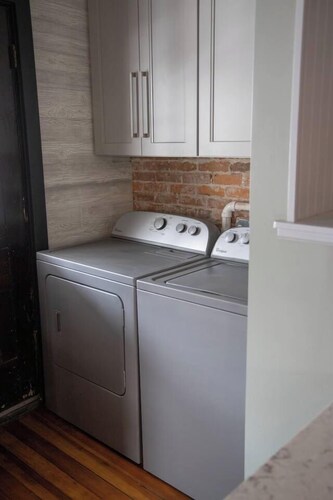 Suite Victory #2 On Main St w/Reserved Parking