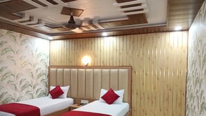 Luxury Double or Twin Room, Balcony, City View - Hotel Dharmshila palace  (Muzaffarpur)