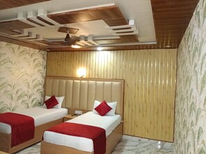 Phòng đôi hoặc 2 giường đơn Cao cấp, ban công, quang cảnh thành phố | Spa