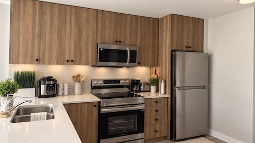 2-bedroom , 2 Bathroom Elegant and Cozy apartment in Kitchener