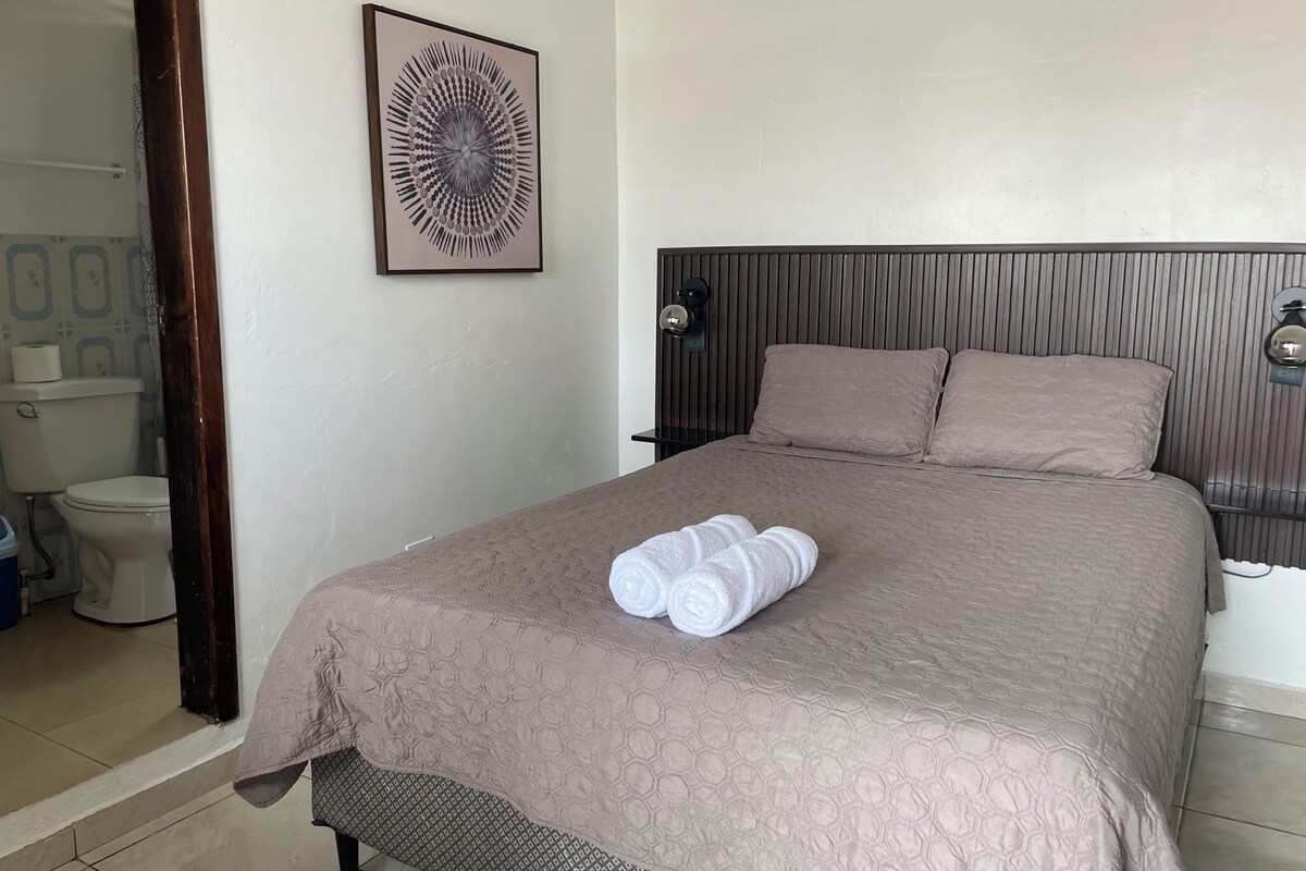 Room | Free WiFi