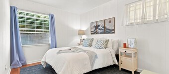 Cozy 2 bedroom home. 5 minutes from Morro Bay Embarcadero and Golf Course!