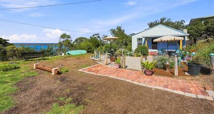 Cozy 2 bedroom home. 5 minutes from Morro Bay Embarcadero and Golf Course!