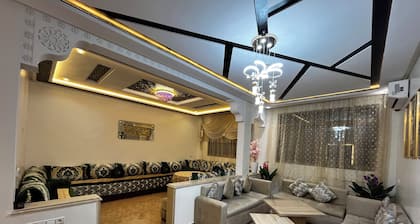 Awesome 2-bedroom apartment with AC in welcoming Meknes