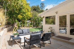 Terrace/patio - Modern Spacious Baja w/ Hot Tub near SDSU, Downtown San Diego, Navy (San Diego)