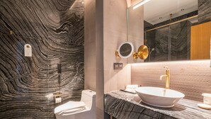Bathroom - The Luzerne Hotel (Quanzhou)