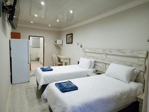 Unclassified image, 5 of 85, button - The Resting Place Guesthouse (Bloemfontein)