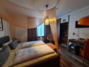 Room - Aleppo (Bochum)