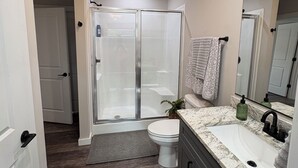 Bathroom - Cozy 1-bedroom apartment in adorable Fayetteville Near Jack Daniel's! (Fayetteville)