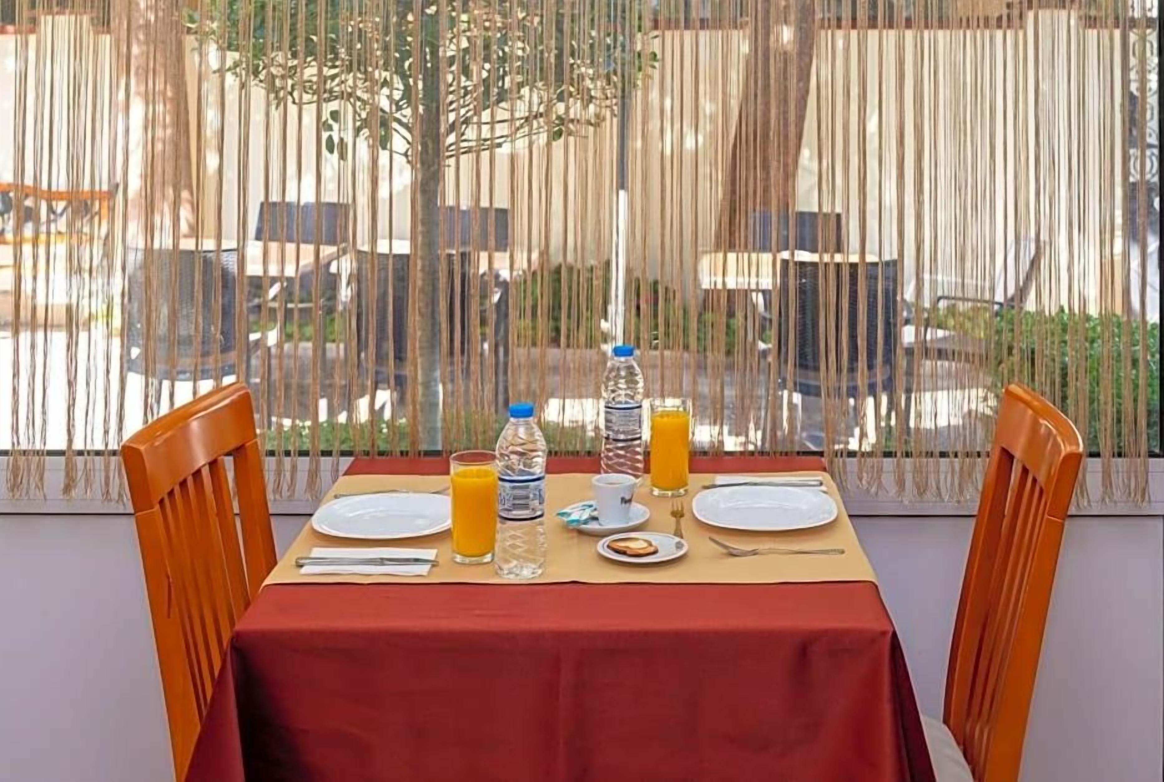تناول الطعام بالخارج