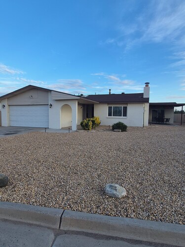 3 Bed, 2 Bath, 1900 sq. ft. home, quaint Belen area.  Golf Course community.