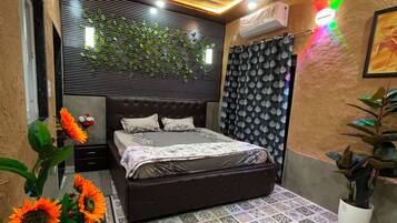 Deluxe Double Room, Garden View