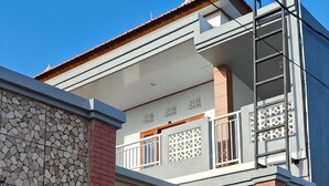 Unclassified image, 5 of 5, button - Pradja Homestay (Badung)