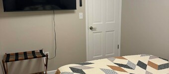 The Liberty House / 3 BR • 2 BA / SPIRE • Wineries • Lake Erie