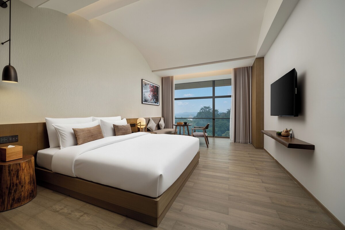 Superior Double Room | Desk, blackout drapes, WiFi (free), bed sheets