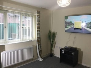 Room - Nice Residential Within Easy Reach To Town (Manchester)