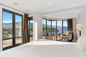 Room - Spacious Unit With Views And Balcony (Queenstown)