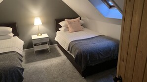 Room - Heatherland Cottage (Skeabost)