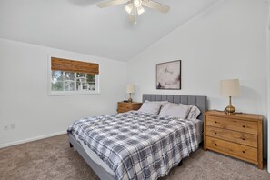 Iron/ironing board, Internet - SARASOTA GETAWAY•• Game Room & Mini Golf•• (Sarasota)