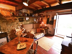 Unclassified image, 4 of 40, button - Beautiful Cottage in Pescia With Hot Tub (Pescia)