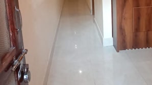 Unclassified image, 2 of 32, button - Goroomgo Gp Mall Road Nainital (Nainital)