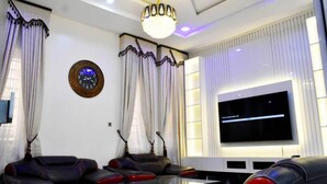 Room - Impeccable 4 Bed House In Lagos Nigeria (Lekki)