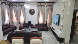 Room - Impeccable 4 Bed House In Lagos Nigeria (Lekki)
