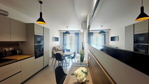 Ảnh chưa phân loại, 2 trong số 34 ảnh, nút