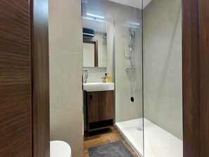 Appartamento, balcone, vista città | Bagno