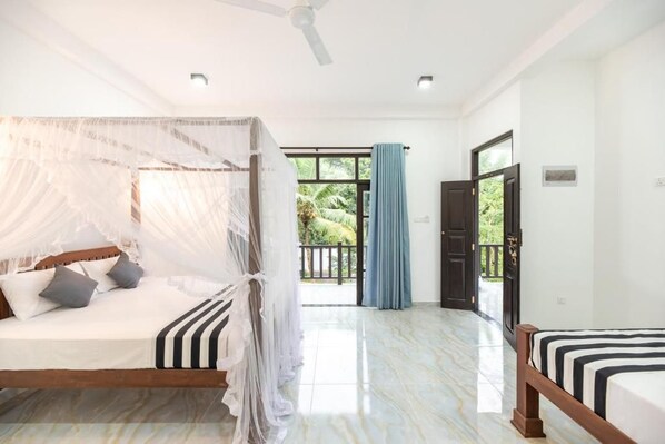 Ảnh chưa phân loại, 1 trong số 31 ảnh, nút