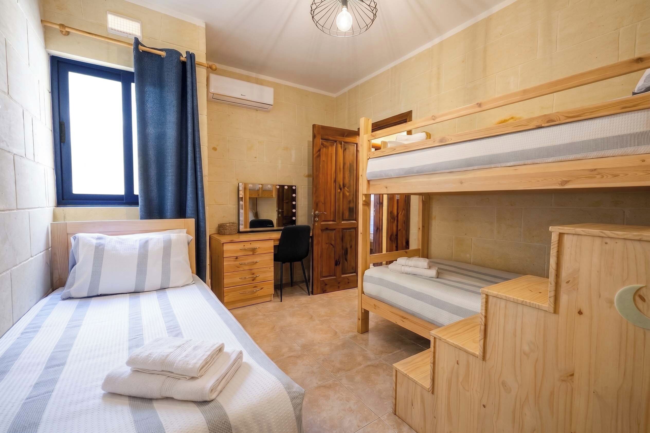 Appartement, balcon, vue piscine