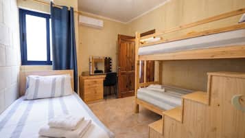 Appartement, balcon, vue piscine