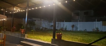 COUNTRY HOUSE: THE SECRET GARDEN