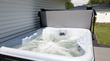 Bañera de hidromasaje exterior