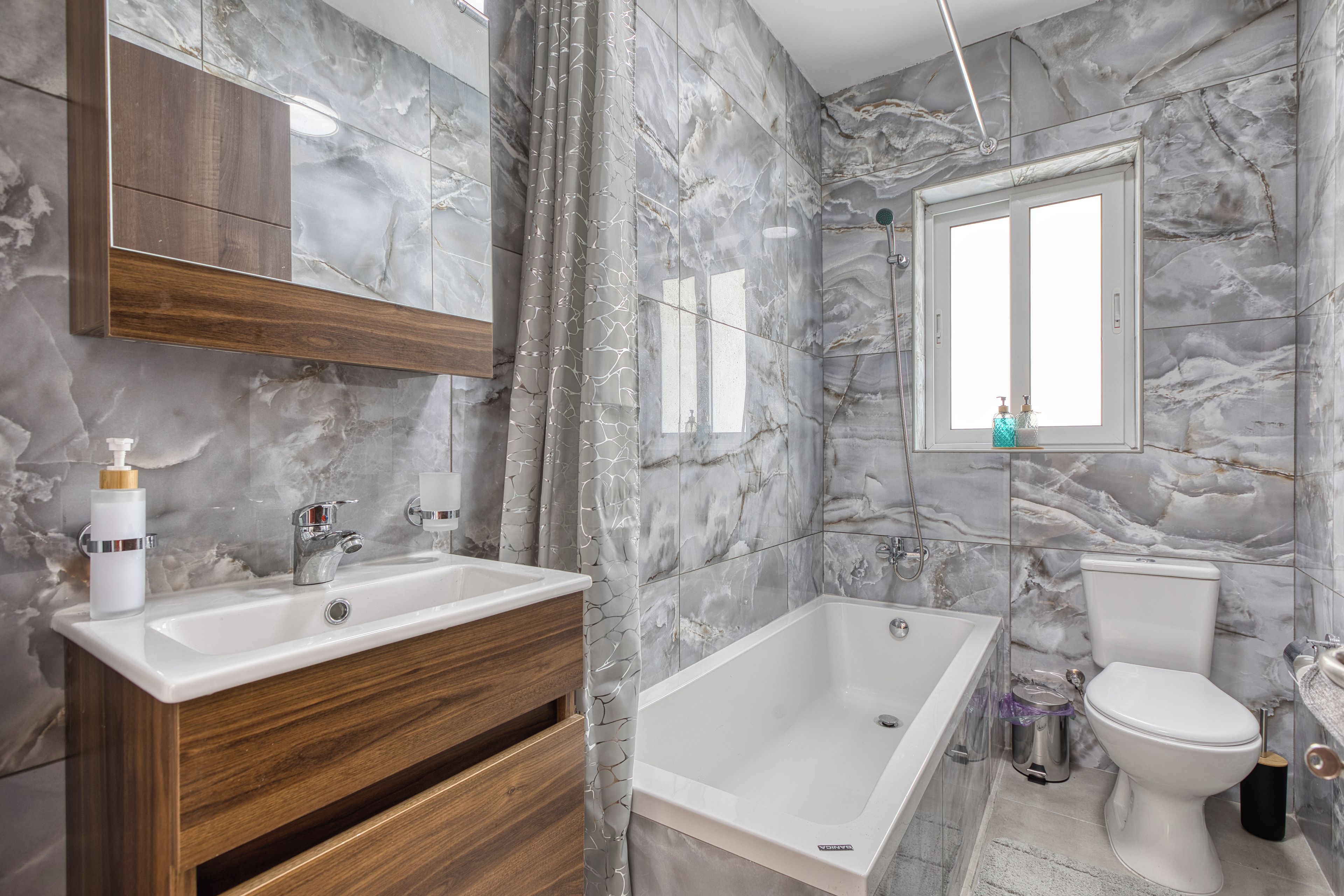 Appartamento, balcone, vista città | Bagno