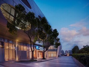 Exterior - Holiday Inn Express Shanghai North Bund Riverside (Shanghai)