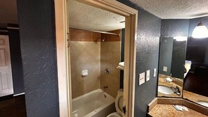 Unclassified image, 4 of 74, button - Econo Lodge (Memphis)